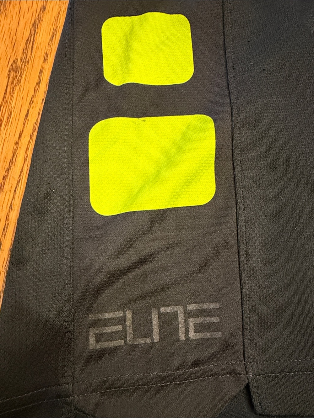 NIKE ELITE STRIPE BASKETBALL SHORTS IN BLACK AND NEON GREEN BOYS SIZE LARGE - Picture 4 of 12